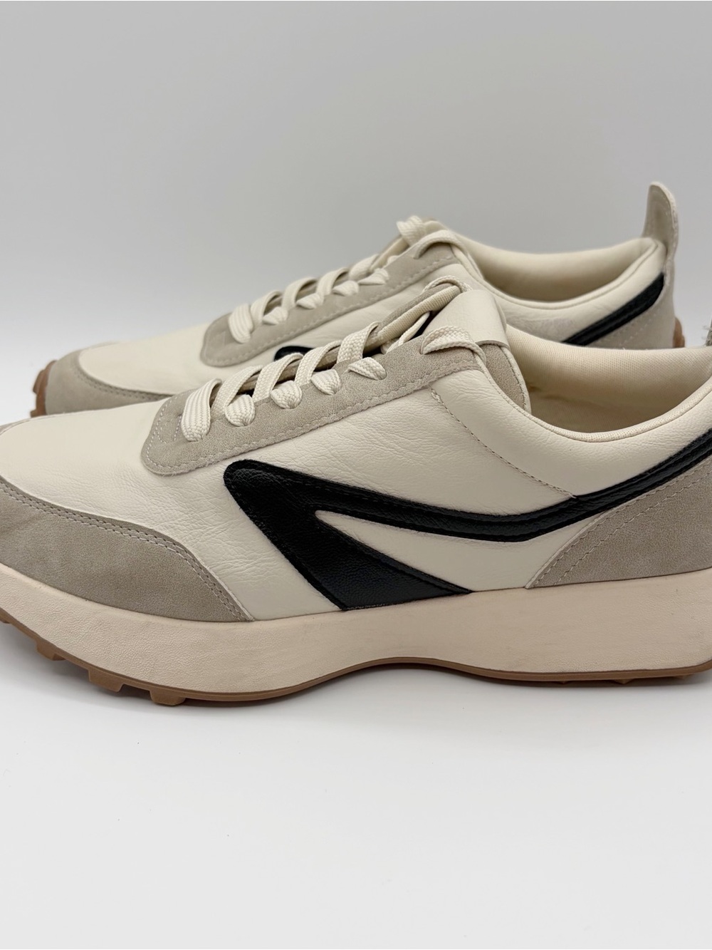 Dolce Vita Braiden Sneakers Size 8.5 Cream Gray Navy Blue Comfort Lace Up Shoes